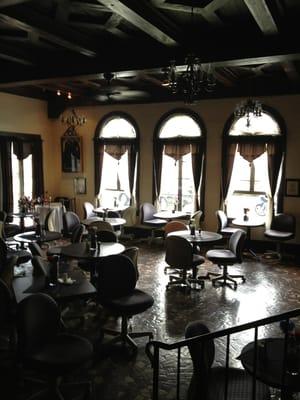 Burgers are delicious! Lobster special on Fridays and Prime Ribs Saturdays!