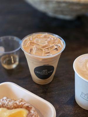 Plain latte with vanilla on the side. Solid latte without the sugar