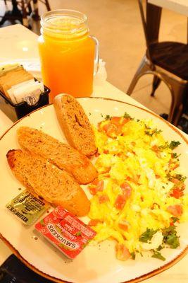 Feta Cheese and Tomato Scrambled Eggs