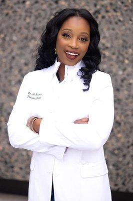 Bloomy's Pediatric Dentistry