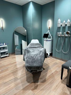 Sooo peaceful in one of their rooms (got a tour of the new place!)