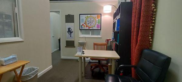 Front desk registration & waiting area