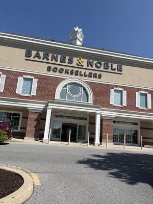 Barnes & Noble