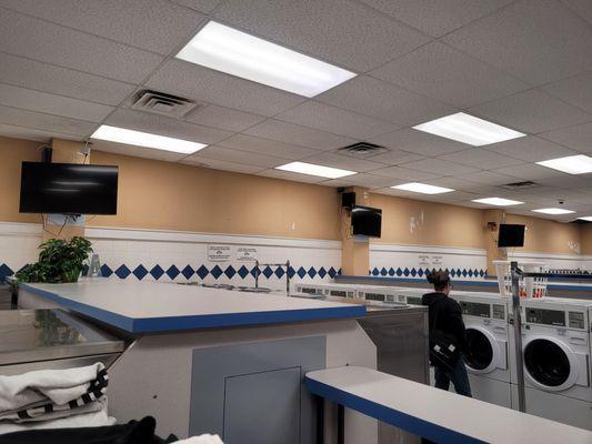 The Friendly Wash Laundromat