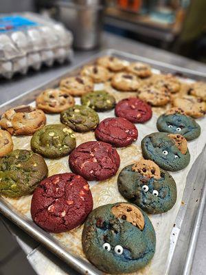 Our gourmet cookies.
1 for $4
3 for $10
6 for $18