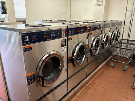More Dexter 20 pound capacity commercial washers