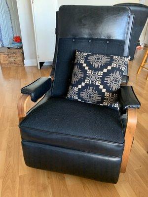 That pillow is from FHW and had their Cherry Tree Fabric Pattern