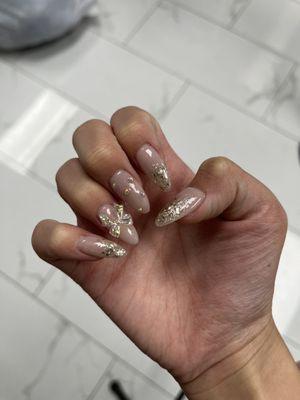 Ivan did so well with my nails and executed it perfectly. He was very nice and I love how my nails turned out.