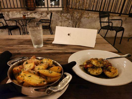 Filling a la carte dinner fingerling potatoes $12. Garlic shrimp (5 ct) $17. 3-22-2025