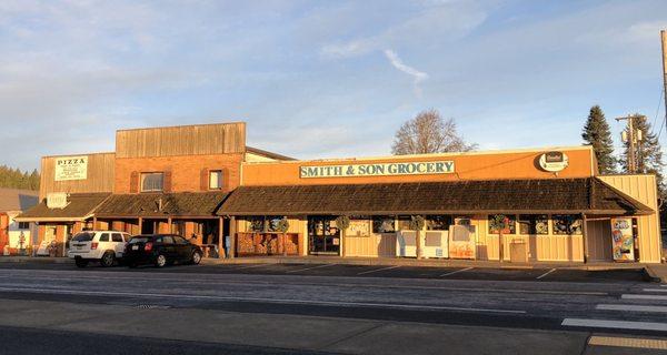 Smith & Son Grocery
