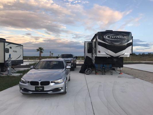 D & R River City RV Resort