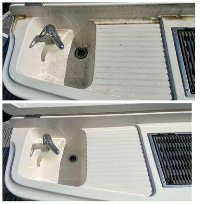 Great before/after from a recent Maritimo wax for Boat Show