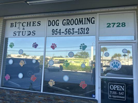 Bitches and Studs Pet Grooming