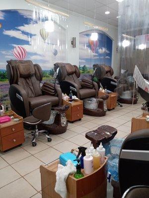 Great place to treat your self. Real men DO get mani-pedis!