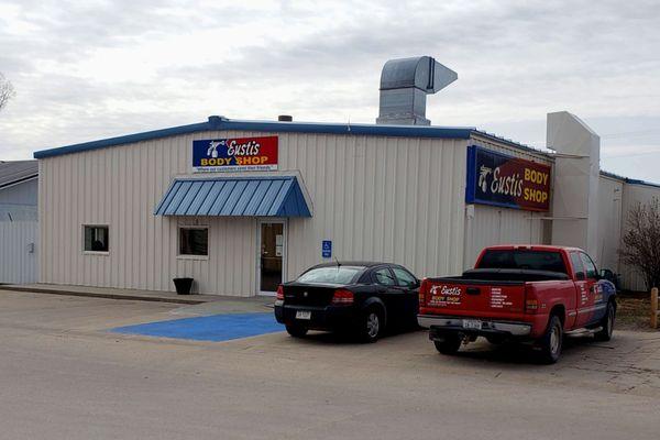 Eustis Body Shop - Cozad