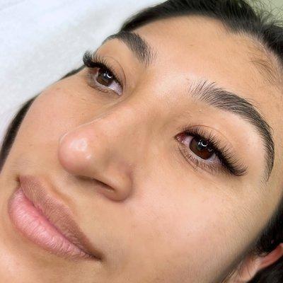 Light and fluffy 2D cat eye. This client has a naturally dense lash line, therefore we were able to achieve such volume with less dense fans