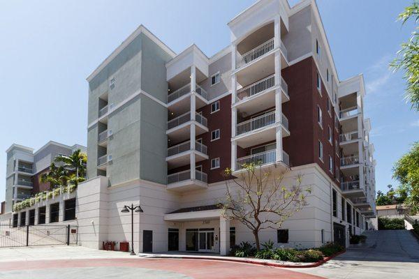 Nia Mallett - Coldwell Banker Residential Brokerage