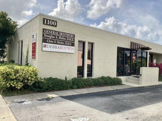 Douglas A Huhn, DMD, PA