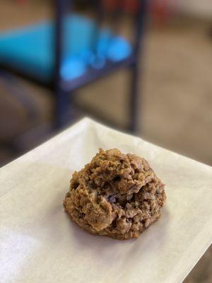 Chocolate walnut oatmeal cookie ($3)