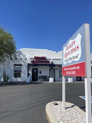 Mandi Brown - Realty Executives