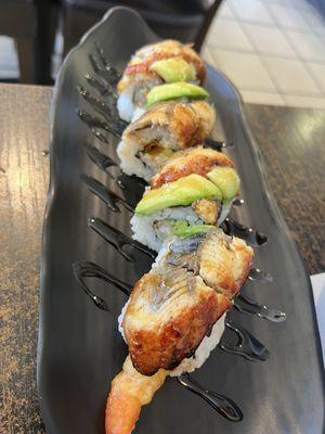 I have to give the calamari 3 stars, the rolls are good and the service its good!