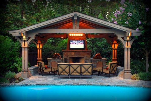 OUTDOOR LIVING!
