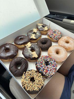 Heavenly Donuts Sweets & Eats