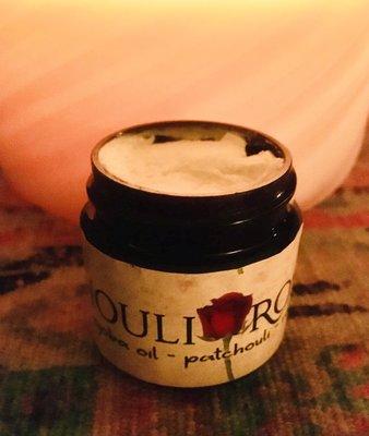 Patchouli Rose Shea butter - The perfect scent after an evening bath