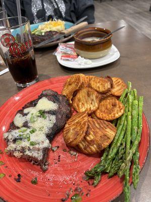 Back 9 Sports Bar & Grille