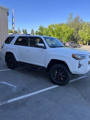 2024 Toyota 4 runner W/ RTX wheels, Coil-Overs and Side steps