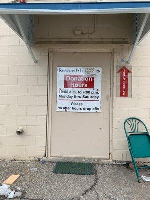 The hours for donation do not reflect the hours via the website.