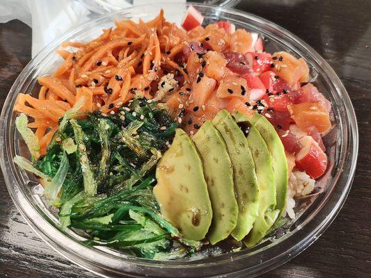 I'm not sure if this qualifies for Henry D's or just the sushi counter but it was pretty good for $10.