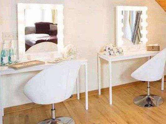 Dream Day Dressing Rooms