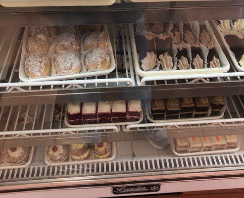 Tony & Vinnies Italian Bakery & Deli