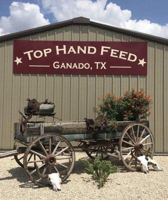 Top Hand Feed Store