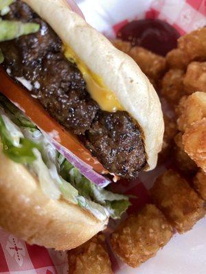 Cheeseburger and tater tots.