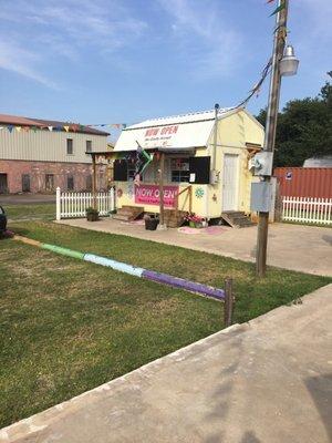 Nannie & Pawpaws Sno Biz