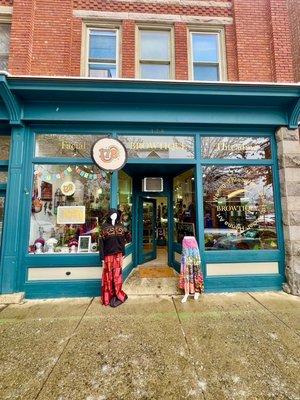 Eyebrows threading and Gift store