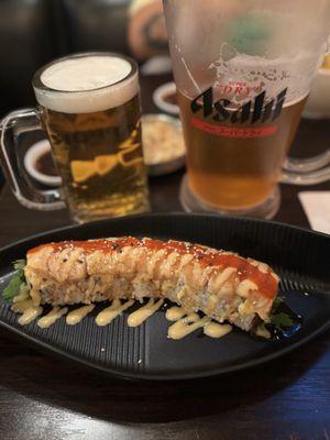 Harbor roll with a Ashai draft beer