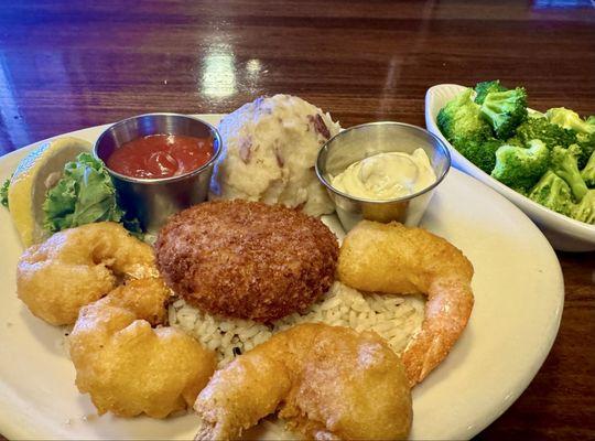 Shrimp lunch special with crabcake and garlic mashed potatoes.