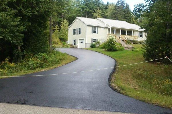 Sealcoating, Asphalt Paving, Driveway Repair, Maine, Portland, South Portland, Cape Elizabeth, Scarborough,, Saco, Old Orchar...