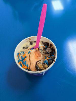 Dole soft serve twist (pineapple and peach)