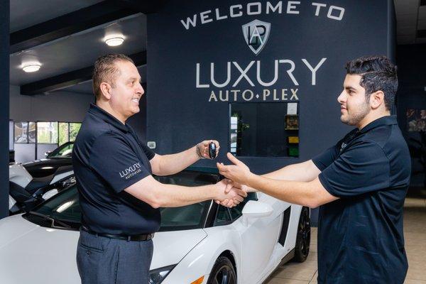 Luxury Auto Plex