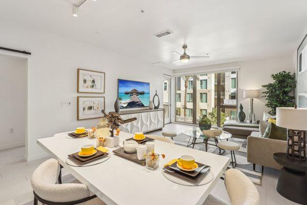 The dining area and views from the Maui Retreat 1 BR apartment.