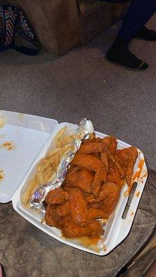 10 whole wing 10 WING DINNER. It comes with FRENCH FRIES. Honey hot