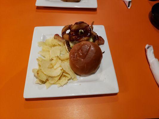 CrossTown Bar & Grill