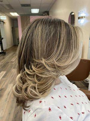 Deevas Hair Dominican Salon