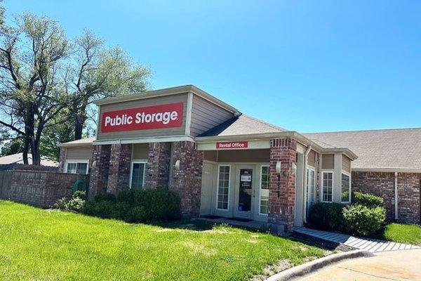 Public Storage