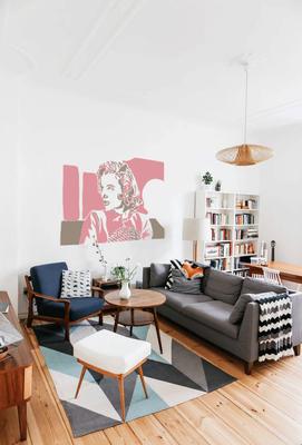 This wall needed something. Marylin!