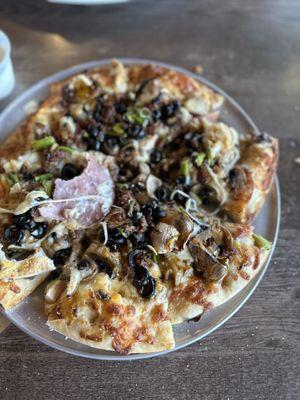 The honey hole pizza